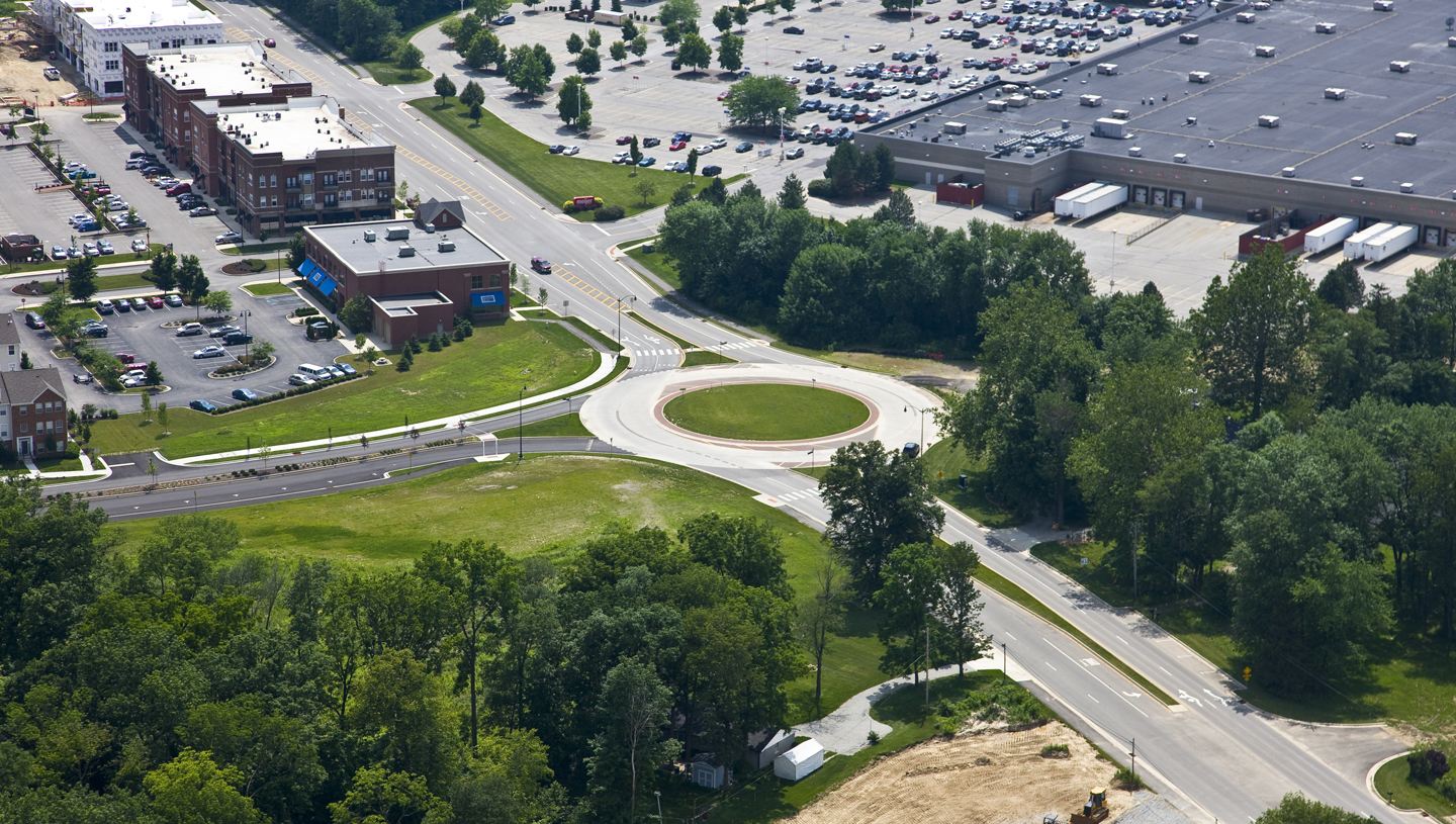 Grand Boulevard Roadway and Roundabout