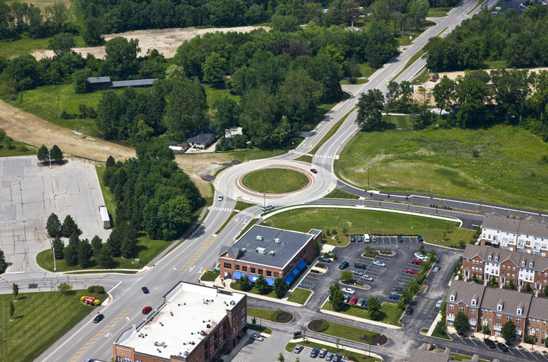 Grand Boulevard Roadway and Roundabout